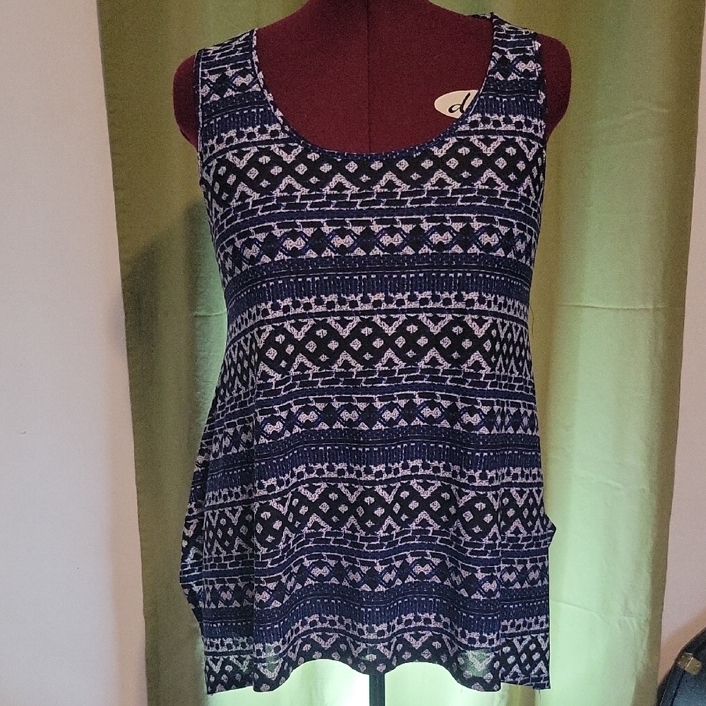 Chic Geometric Tank Top - Black anDelicious White